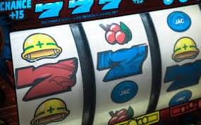 Filipino player checking withdrawal status on 205 pub mobile browser